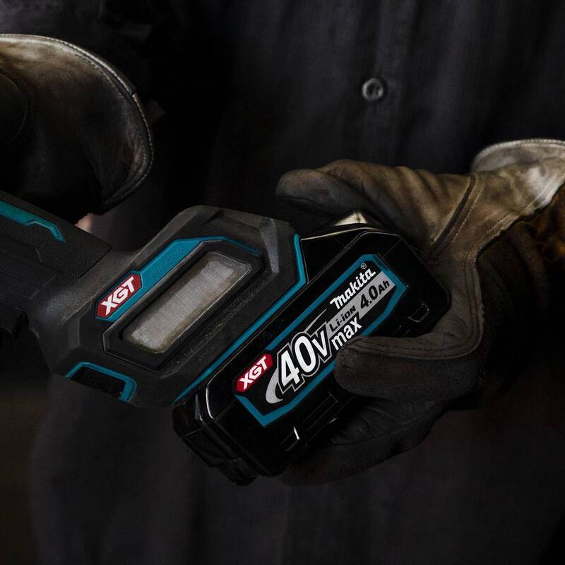 Kit de amoladora angular inalámbrica sin escobillas Makita 40V Max XGT de 4-1/2/5 pulgadas con interruptor de paleta y freno eléctrico (4.0Ah) - GAG03M1