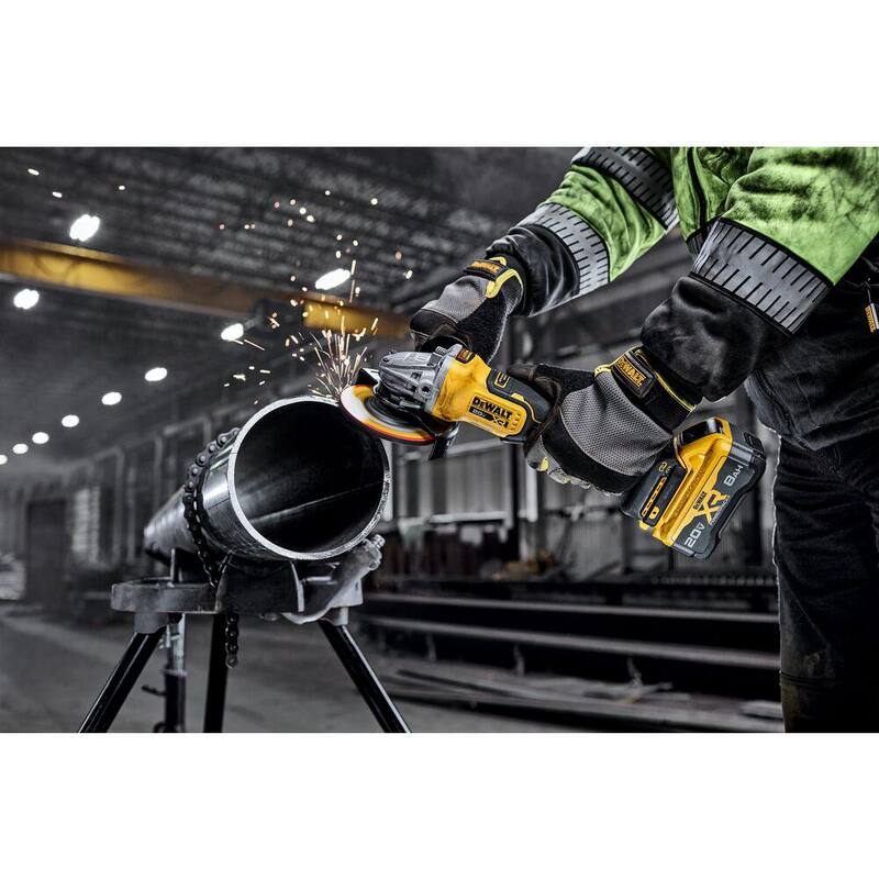 Amoladora angular inalámbrica DEWALT 20V XR de 4-1/2 a 5 pulgadas con batería de litio-ion 20V MAX XR 8.0 Ah - DCG410VSBWB2108