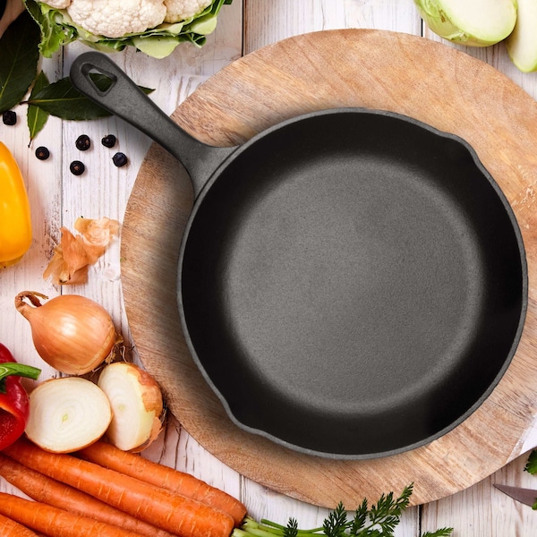 Commercial Chef 10.25'' Preseasoned Cast Iron Skillet, Cast Iron Pan with Dual Pour Spouts - CHFS1025
