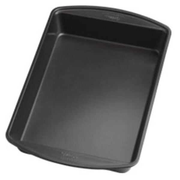 Wilton Wilton 2105-6060 Perfect Results Everglide Metal Safe Oblong Cake Pan - 199694