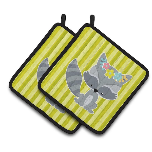Carolines Treasures Raccoon With Flowers Pair of Pot Holders - BB7095PTHD