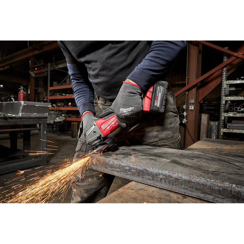 Amoladora inalámbrica sin escobillas Milwaukee M18 FUEL 18V de 4-1/2 in./5 in. y Kit de Inicio con (1) batería de 5.0 Ah y cargador - 2880-20-48-59-1850
