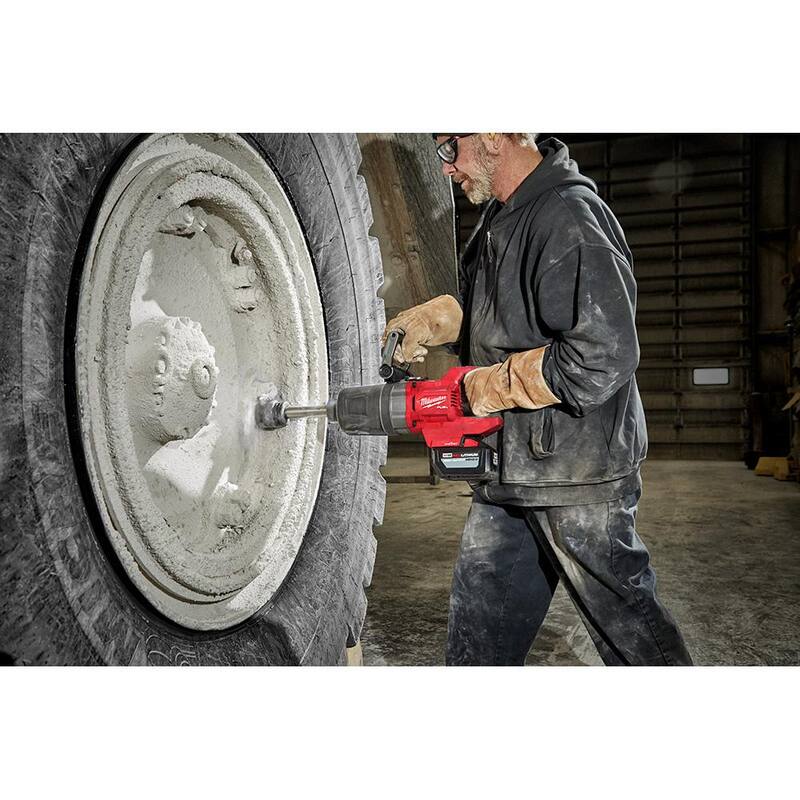 Llave de impacto inalámbrica sin escobillas Milwaukee M18 FUEL de 18V de iones de litio de 1 pulgada con mango en D extendido (solo herramienta) - 2869-20.