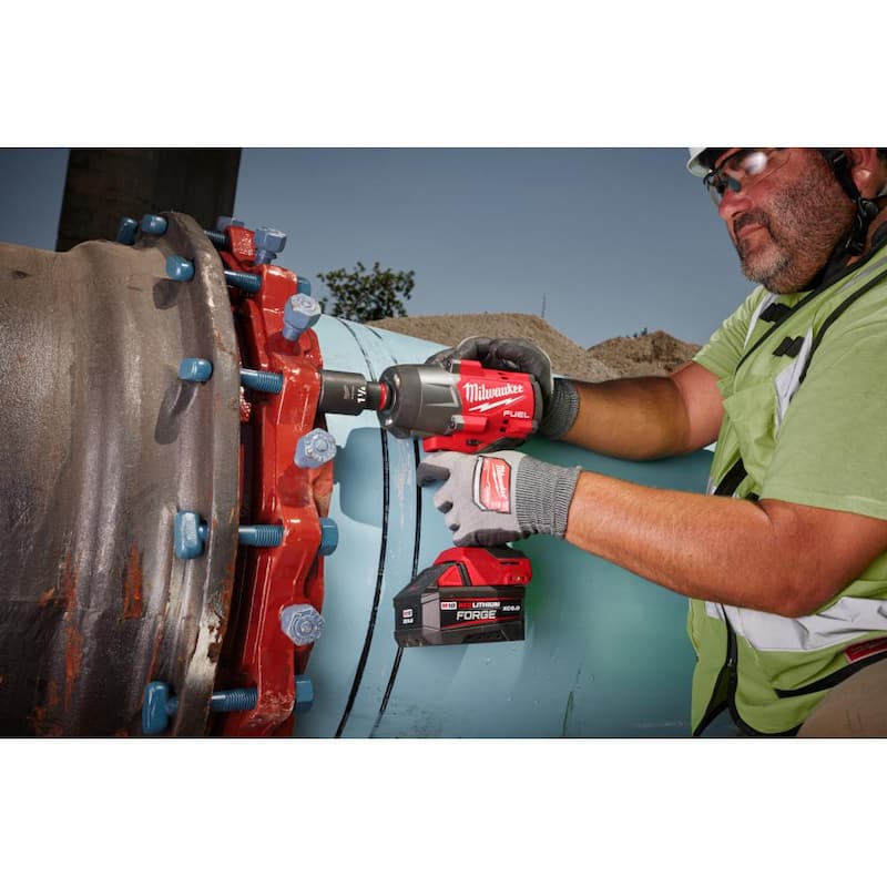 Llave de impacto inalámbrica sin escobillas de litio Milwaukee M18 FUEL de 18V con anillo de fricción de 1/2 pulgadas (2 herramientas) - 2967-20-2967-20