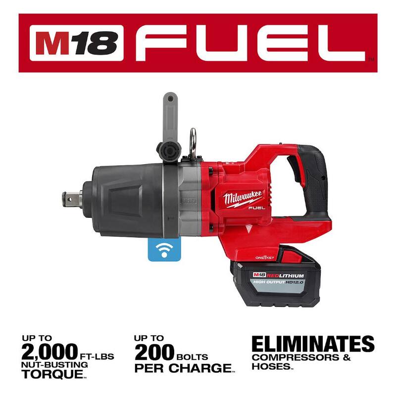 Llave de impacto inalámbrica Milwaukee M18 FUEL de 18 V con motor sin escobillas y batería de iones de litio de 1 pulgada con empuñadura en forma de D, kit con dos baterías de 12.0 Ah - 2868-22HD