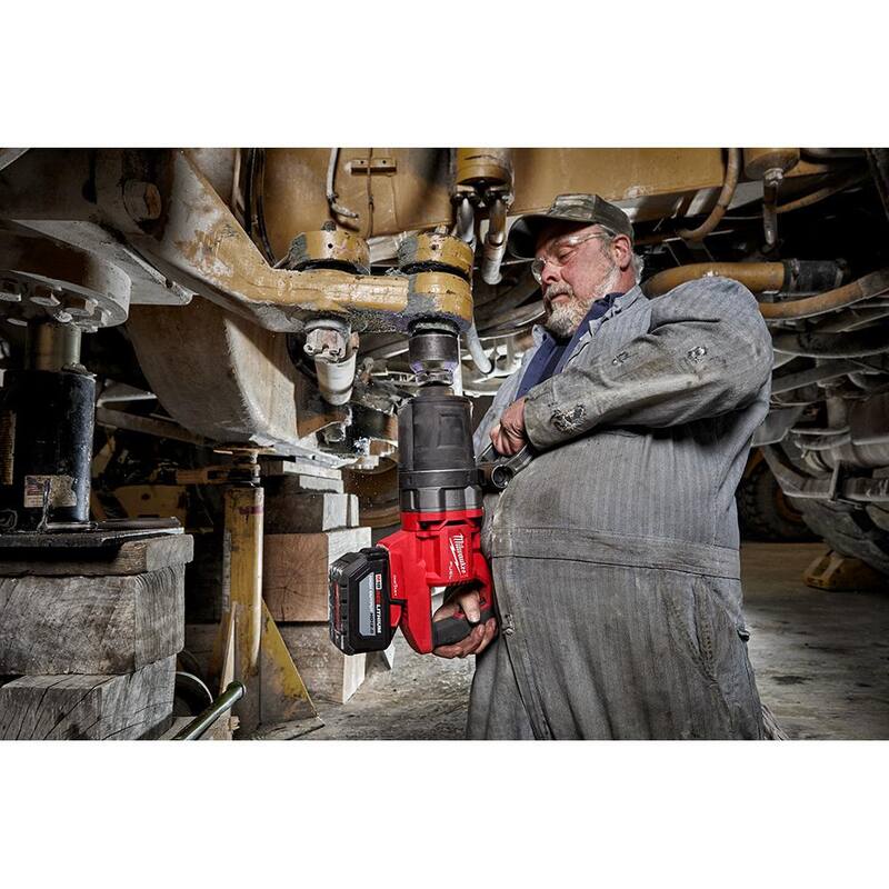 Llave de impacto alámbrica Milwaukee M18 FUEL de 18V con tecnología de ion de litio sin escobillas de 1 pulgada con mango en D (solo herramienta) - 2868-20
