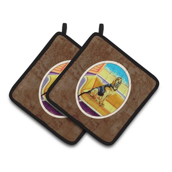 Carolines Treasures Bloodhound Couch Sitting Pair of Pot Holders, 7.5 x 3 x 7.5 in. - 7191PTHD