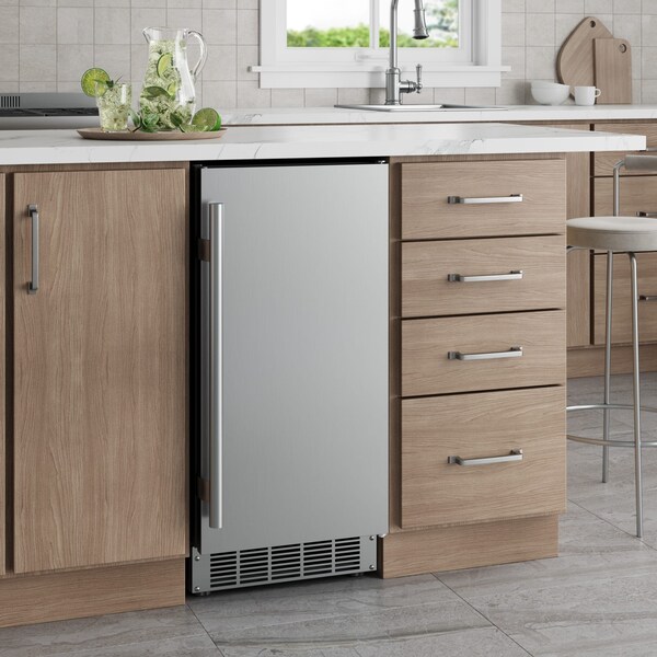 Edgestar 15 Inch Wide BuiltIn Ice Maker with 25 Lbs Storage Capacity and Up to 25 Lbs Daily Ice Production - IB250BL