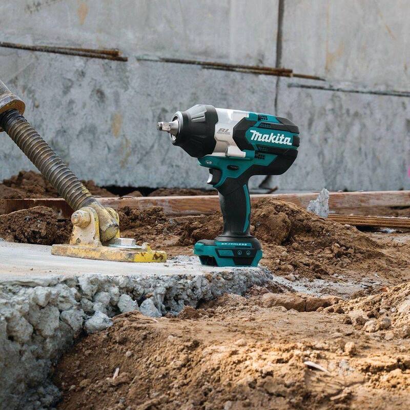 Llave de impacto inalámbrica de alto torque de 1/2 pulgadas y 3 velocidades sin escobillas de litio-ion LXT de 18V de Makita (Herramienta solamente) - XWT08Z