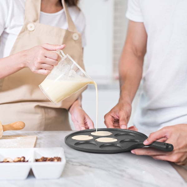Commercial Chef Cast Iron Pancake Pan, Makes 7 Mini Silver Dollar Pancakes - CHCI172