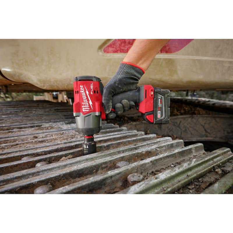 Kit de Llave de Impacto Inalámbrica Milwaukee M18 FUEL de 18V y iones de litio sin escobillas de alto torque de 1/2 pulgadas con FR y llave de impacto de 3/8 pulgadas - 2967-22-2960-20