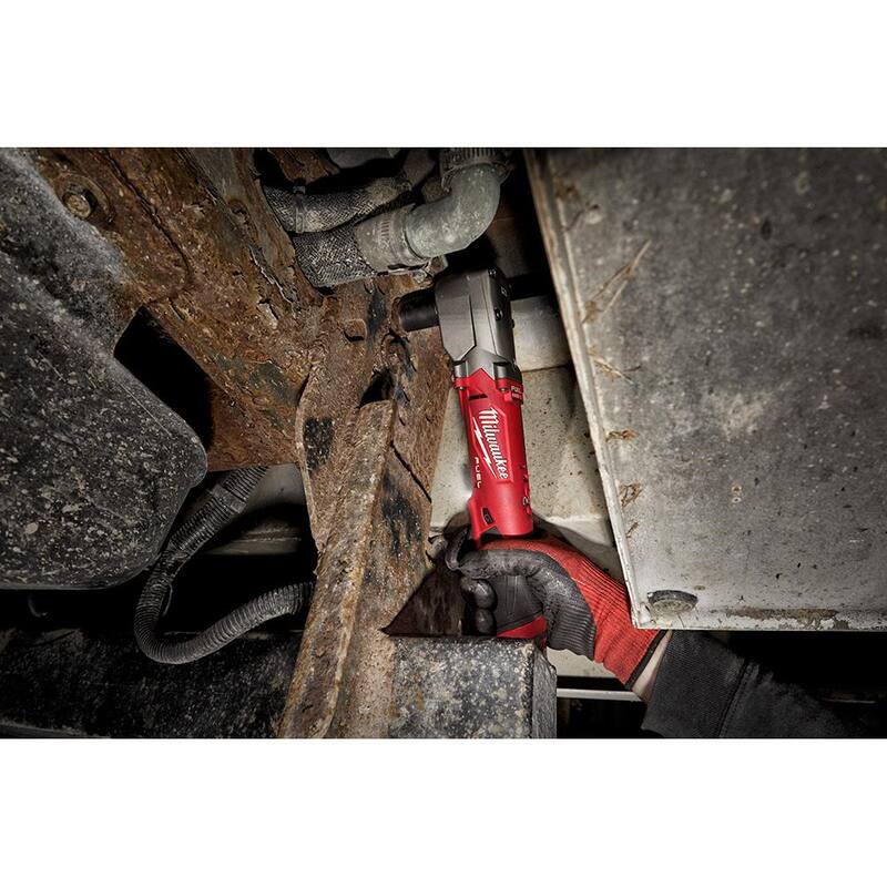 Llave de impacto angular derecha inalámbrica sin escobillas de iones de litio de 12V Milwaukee M12 FUEL con paquete de batería de 3.0 Ah (paquete de 2) - 2565-20-48-11-2412