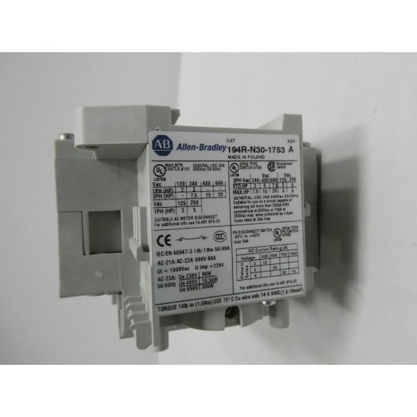 Interruptor de desconexión no fusible Allen Bradley de 3 polos 30 amperios 600V CA - 194R-N30-1753