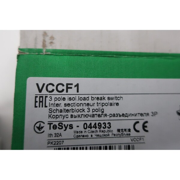 Schneider Electric Interruptor de desconexión no fusible de carga aislada de 3P 32A 600V-AC - VCCF1