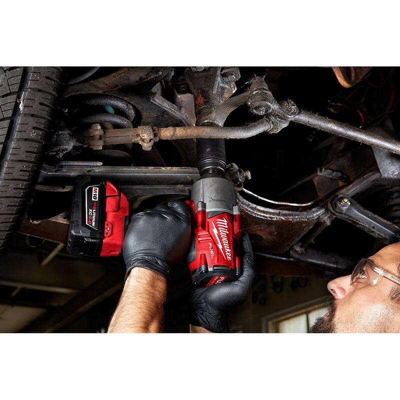 Milwaukee M18 FUEL 18V Llave de Impacto de Alto Torque sin Escobillas Inalámbrica de Iones de Litio de 1/2 in con Kit de Retención de Pasador, Baterías Resistentes - 2766-22R