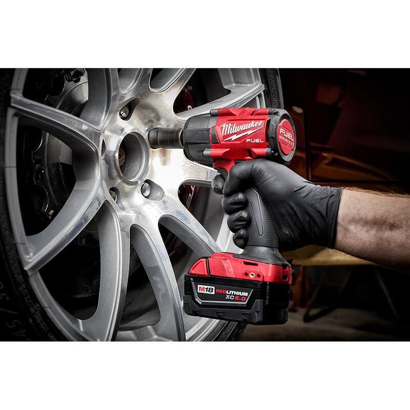 Milwaukee M18 FUEL 18V Llithium-Ion Brushless Cordless 3/8 in. Llave de Impacto de Medio Torque con Anillo de Fricción Kit, Baterías Resistentes - 2960-22R