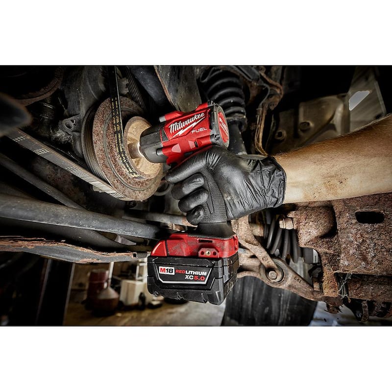 Milwaukee M18 FUEL 18V Llithium-Ion Brushless Cordless 3/8 in. Llave de Impacto de Medio Torque con Anillo de Fricción Kit, Baterías Resistentes - 2960-22R