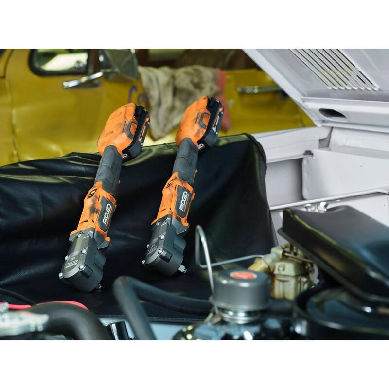 Llave de impacto angular derecha RIDGID 18V SubCompact Brushless de 1/2 pulgadas (herramienta solamente) - R8721B