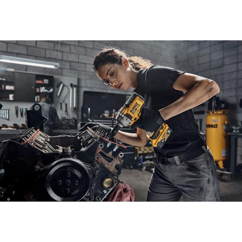 Llave de impacto inalámbrica DEWALT 20V MAX de 1/2 pulgada, sólo herramienta - DCF892B