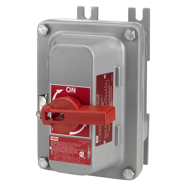 Interruptores de desconexión Hubbell Wiring Device-Kellems, sin fusible, ubicación peligrosa, 30A 600V AC, 3 polos con contacto auxiliar - HBLB7NFD13AA