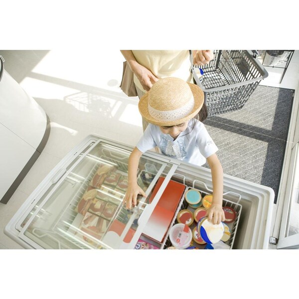Premium Levella 7.4 cu ft Curved Glass Door Chest Freezer - PFR740G