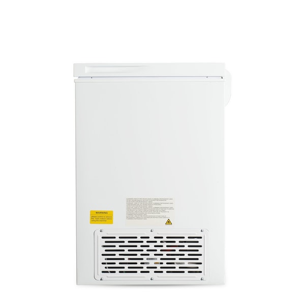 Black & Decker 7.0 Cu. Ft. Chest Freezer, Holds up to 245 Lbs. of Frozen Food with Organizer Basket - BCFK706