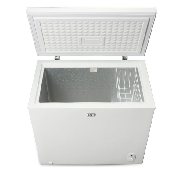 Black & Decker 7.0 Cu. Ft. Chest Freezer, Holds up to 245 Lbs. of Frozen Food with Organizer Basket - BCFK706