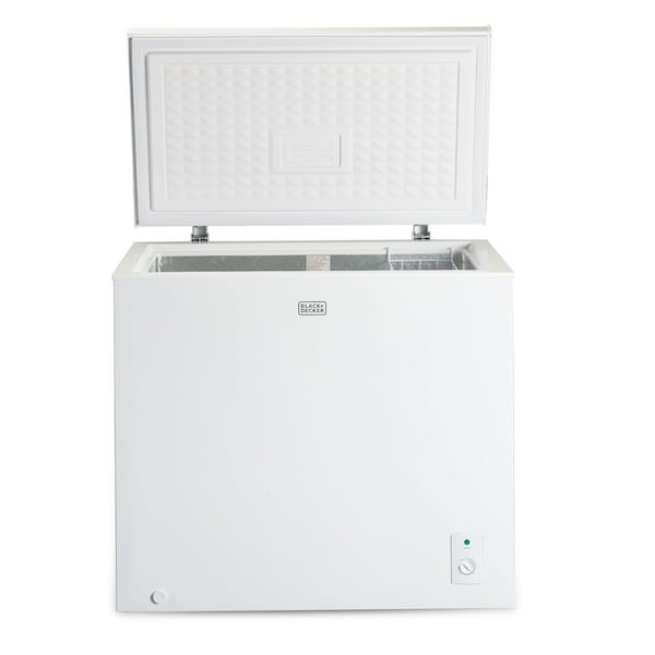Black & Decker 7.0 Cu. Ft. Chest Freezer, Holds up to 245 Lbs. of Frozen Food with Organizer Basket - BCFK706