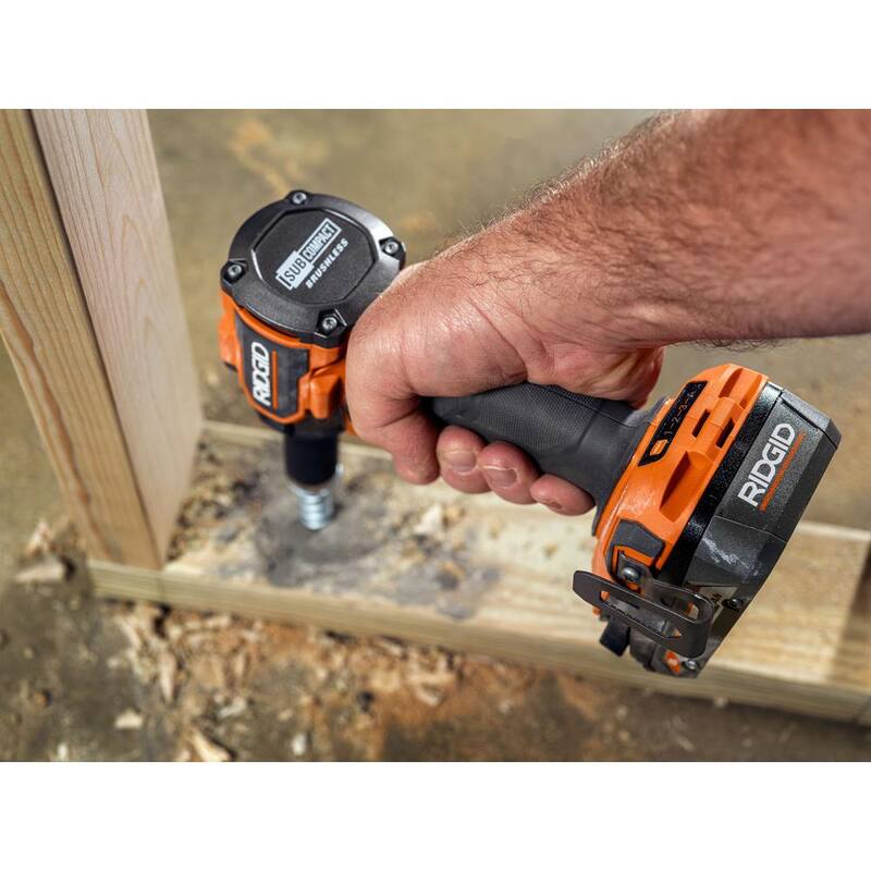 Llave de impacto inalámbrica RIDGID Brushless 18V SubCompact de 1/2 pulg. con (2) baterías de 4.0 Ah, cargador y bolsa - R872081B-AC93044SBN.