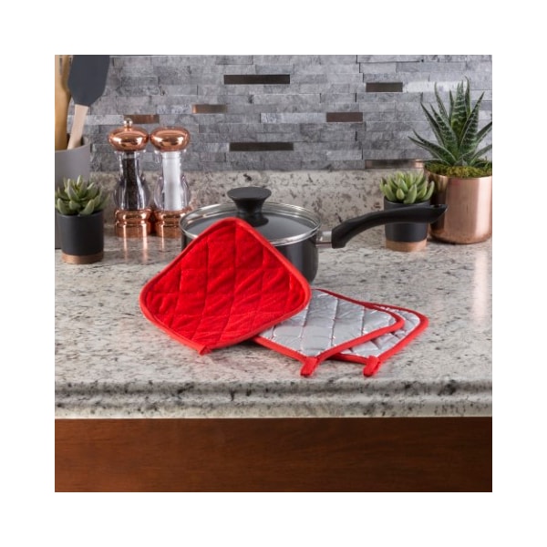 Hastings Home Pot Holder Set, 3 Piece Set Of Heat Resistant Quilted Cotton Pot Holders By Hastings Home (Red) - 534383ABA