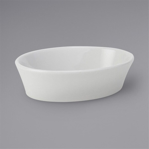 Tuxton China Tuxton 7 oz Porcelain White Oval Baker - BPK-060
