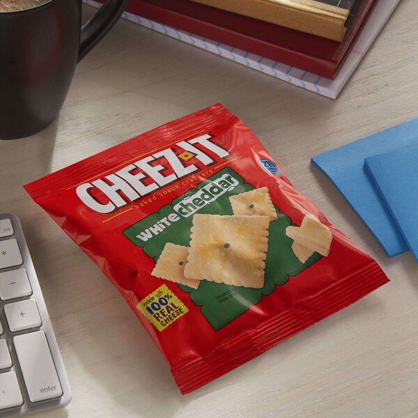 Galletas Cheez-It Profit Paks de Cherddar Blanco de 1.5 oz, paquete de 60 - 2410012660