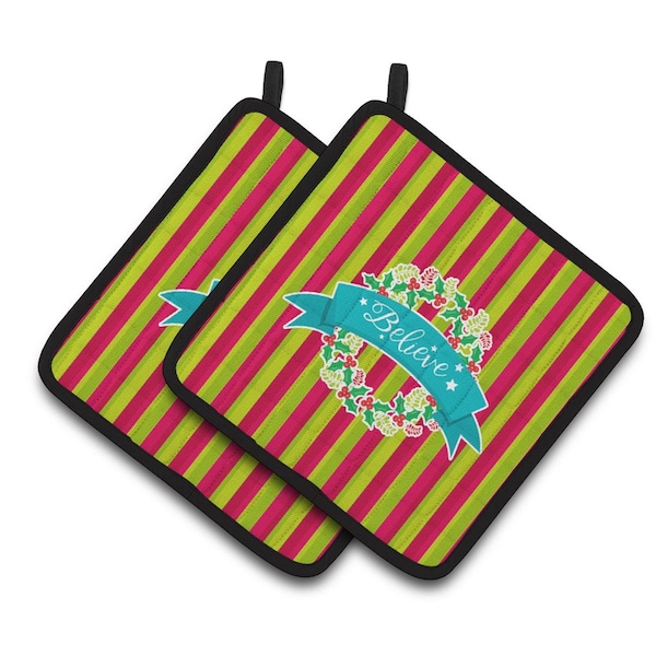 Carolines Treasures Christmas Wreath Believe Pair of Pot Holders - BB6975PTHD