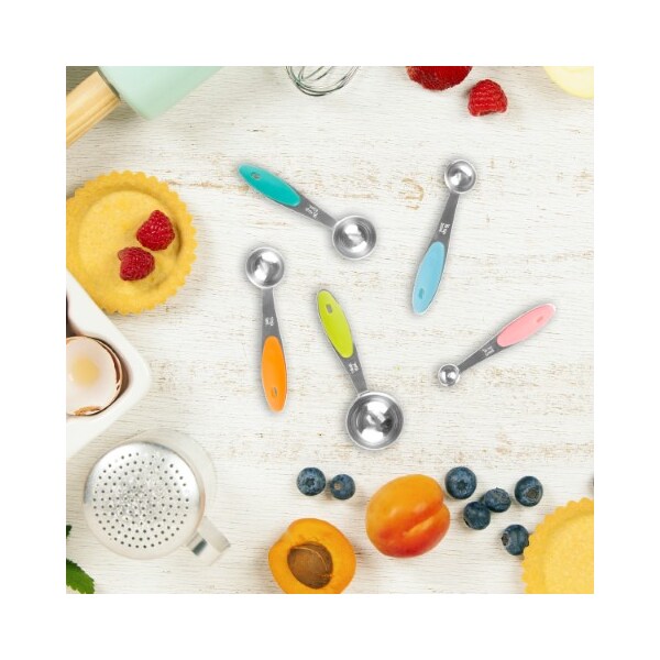 Hastings Home 5-piece Measuring Spoons Set, Stainless Steel with Colored Silicone Handles and Metal Ring Hanger - 631559ONM