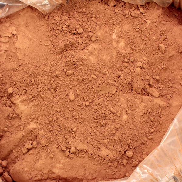 Ghirardelli Ghirardelli Superior 10/12% Cocoa Powder 25lbs - 69072 = Ghirardelli Polvo de cacao superior Ghirardelli 10/12% 25 libras - 69072
