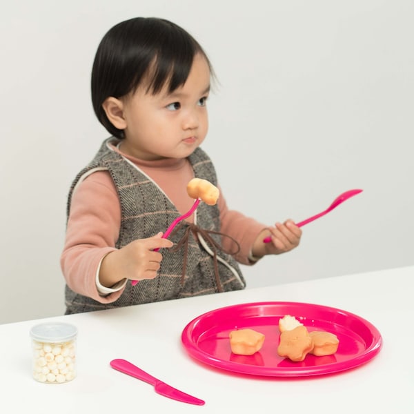 Basicwise Reusable Cutlery Set (1 of Green, Pink, Blue, Orange) Plastic Plates, Spoons, Forks and Knives - QI003831.4