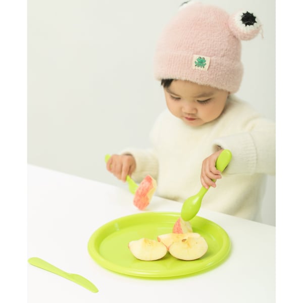Basicwise Reusable Cutlery Set of 4 Plastic Plates, Spoons, Forks and Knives for Baby and Toddlers, Green - QI003831.GN