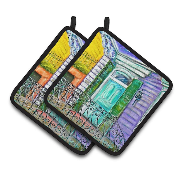 Carolines Treasures The House Next Door Pair of Pot Holders - MW1354PTHD