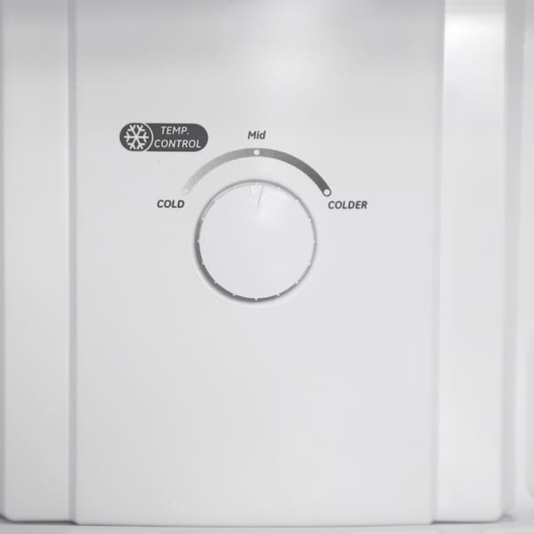 Avanti 18 cu. ft. Apartment Size Refrigerator, White - FF18D0W-4