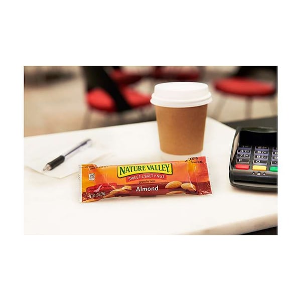 Barras de granola Nature Valley Sweet And Salty Nut Almond de 1.2 oz, paquete de 128 - 16000-42068.