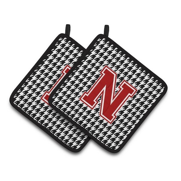 Carolines Treasures Letter N Monogram - Houndstooth Black Pair of Pot Holders, 7.5 x 3 x 7.5 in. - CJ1021-NPTHD