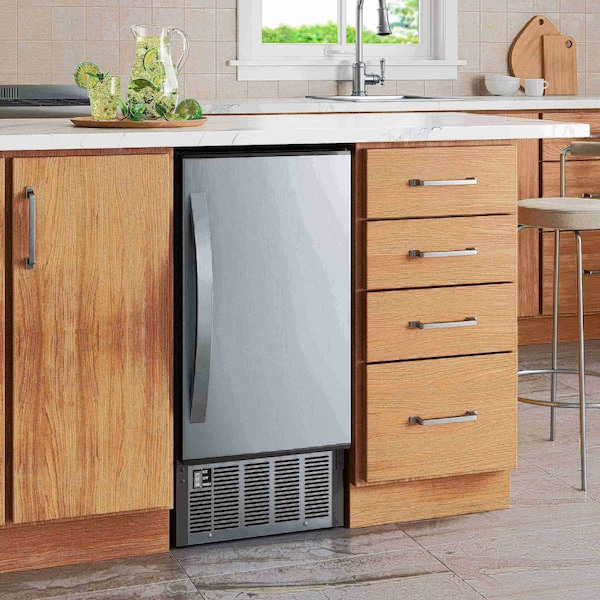 Edgestar 15 Inch Wide 25 Lbs Capacity BuiltIn Ice Maker with 50 Lbs Daily Ice Production - IB450SS