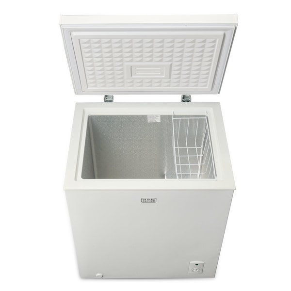 Black & Decker 5.1 Cu. Ft. Chest Freezer, Holds up to 178 Lbs. of Frozen Food with Organizer Basket - BCFK516
