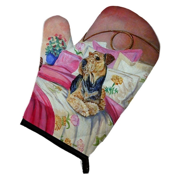 Carolines Treasures Airedale Waiting on Mom Oven Mitt - 7006OVMT