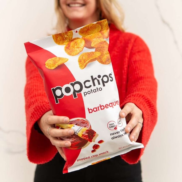 Popchips 0.8 oz. Botana de papas fritas kosher sabor barbacoa, PK24 - 10082666722004
