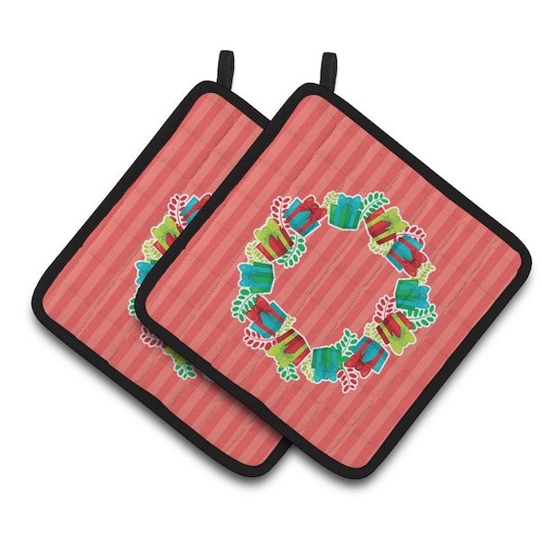 Carolines Treasures Christmas Wreath Presents Pair of Pot Holders - BB6976PTHD