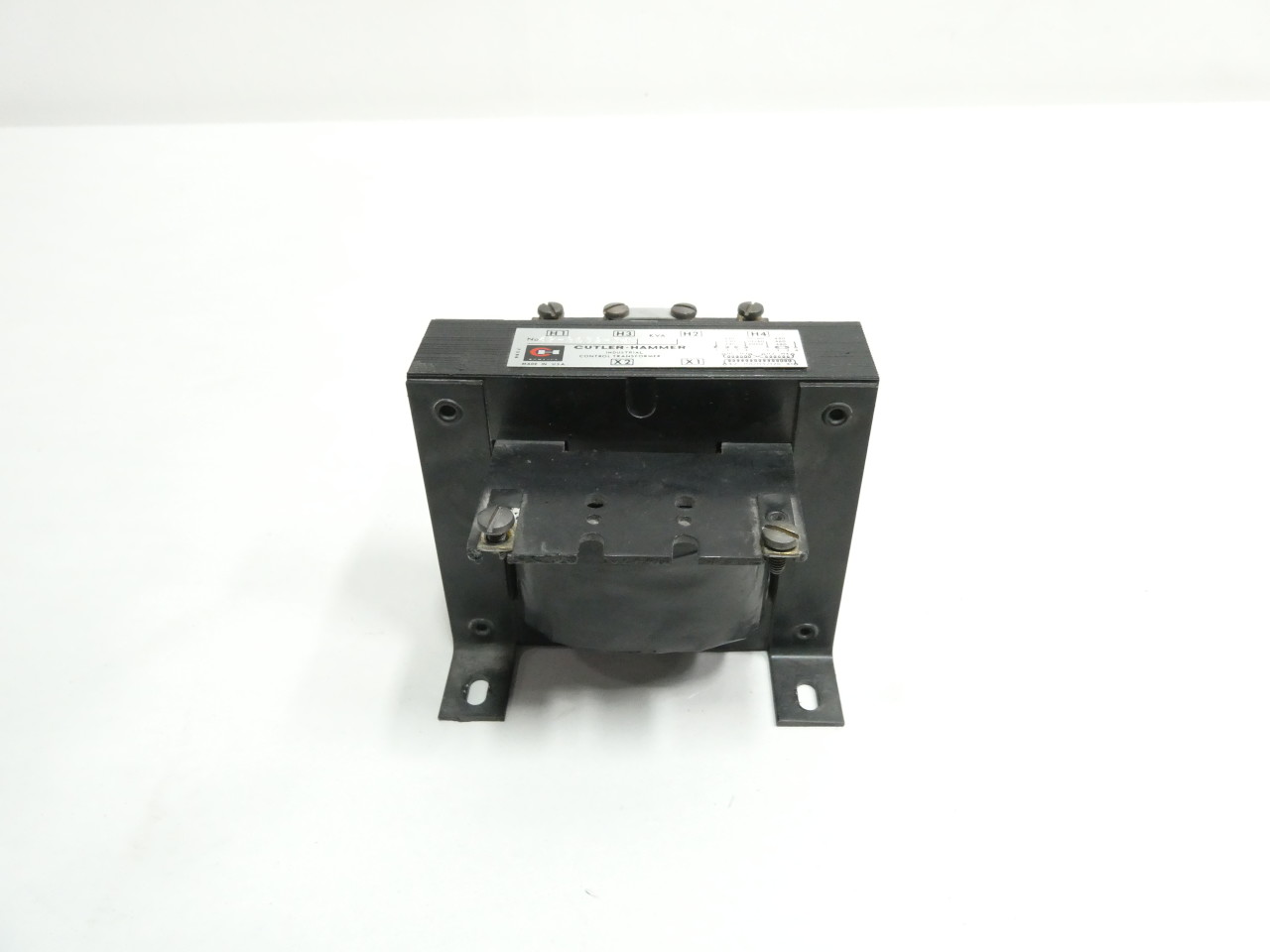 CUTLER HAMMER 42-3082-14 140KVA 240/480V-AC 110/115/120V-AC VOLTAGE TRANSFORMER