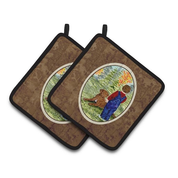 Carolines Treasures Little Boy with His Chesapeake Bay Retriever Pair of Pot Holders, 7.5 x 3 x 7.5 in. - SS8547PTHD