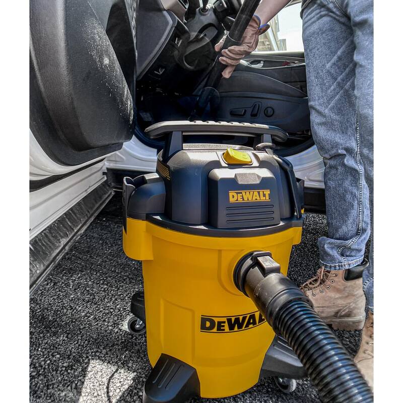 DEWALT 6 Gal. Poly Wet/Dry Vacuum - DXV06PL
