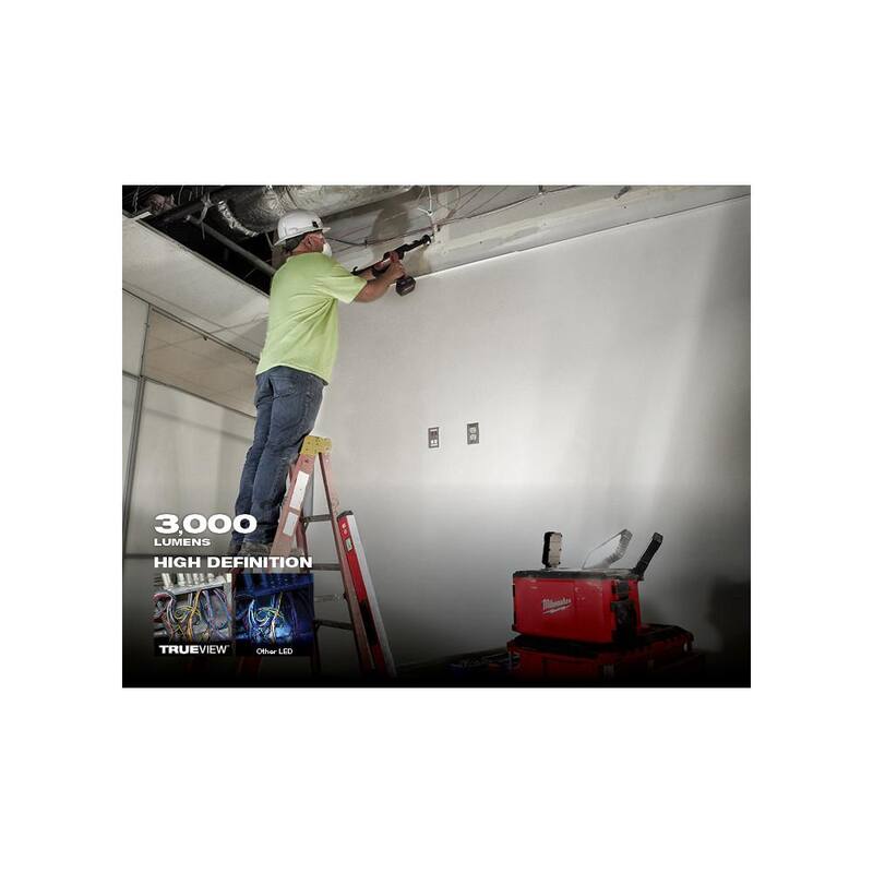 Milwaukee M18 FUEL PACKOUT 18-Volt 2.5 Gal. Lithium-Ion Cordless Wet/Dry Vacuum with PACKOUT 3000 Lumens LED Light - 0970-20-2357-20